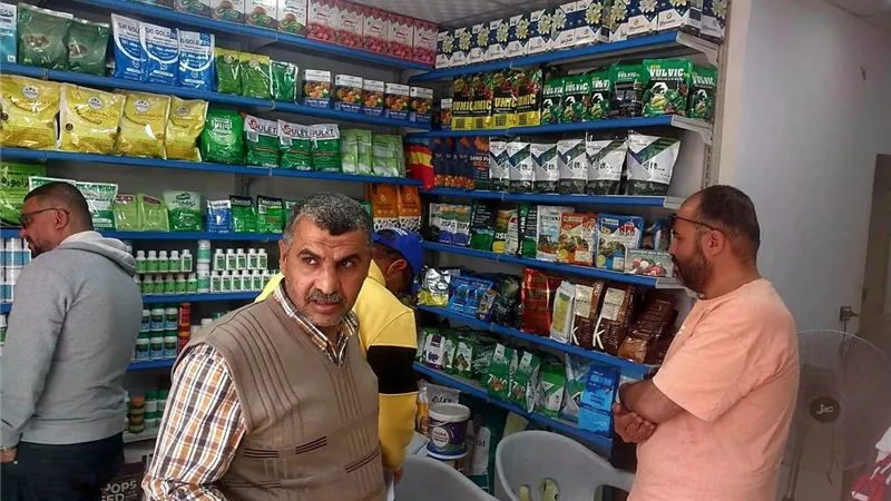 حملات مكثفة بالإسماعيلية لضبط مخالفات بيع الأسمدة والمبيدات والأعلاف