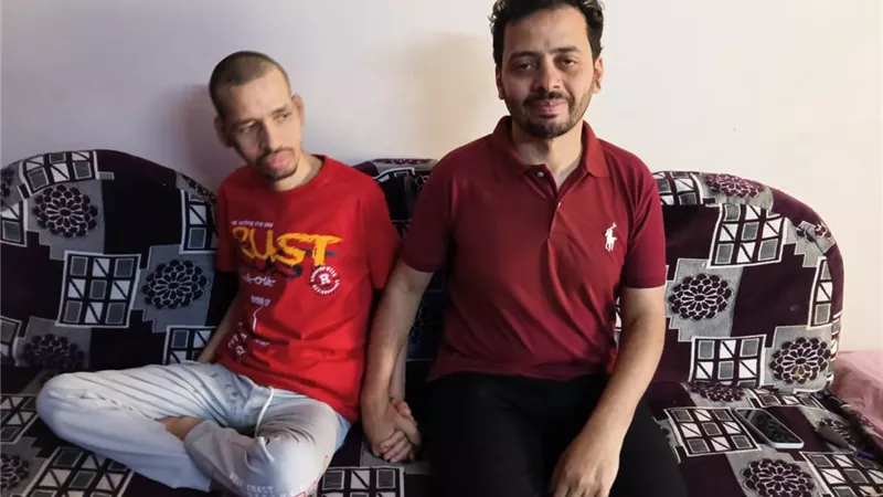 40 عامًا من الصمت داخل جسد أحمد خضر بسوهاج.. وشقيقه يفتح باب الأمل الأخير