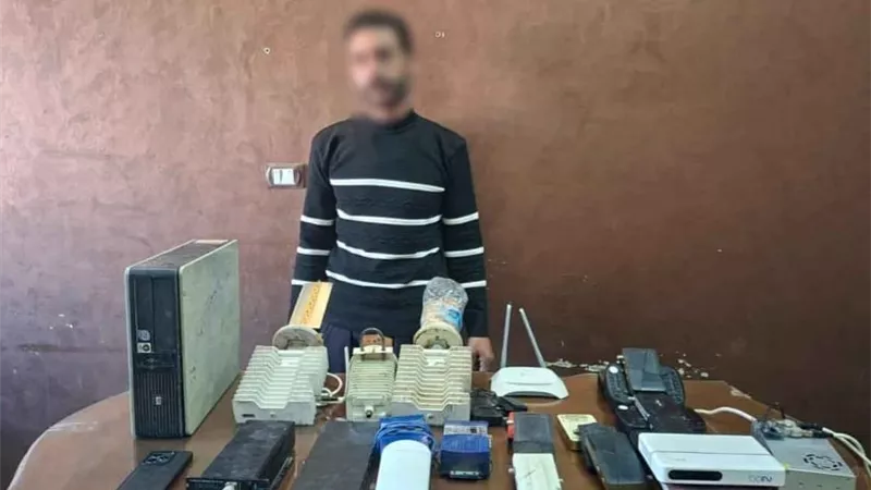 القبض على شخص لإدارته شبكة بث تلفزيوني دون ترخيص في الغربية