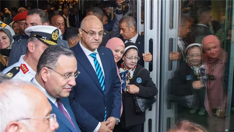 محافظ الإسكندرية ووزير التعليم العالي يتفقدان معرض «عشرون عامًا من الحفائر بحدائق الشلالات»