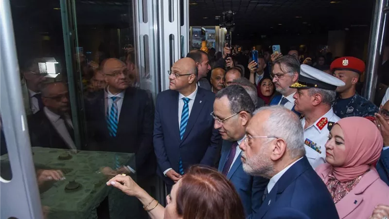 رحلة عبر الزمن.. معرض الحفائر الأثرية يضيء حدائق الشلالات (صور)