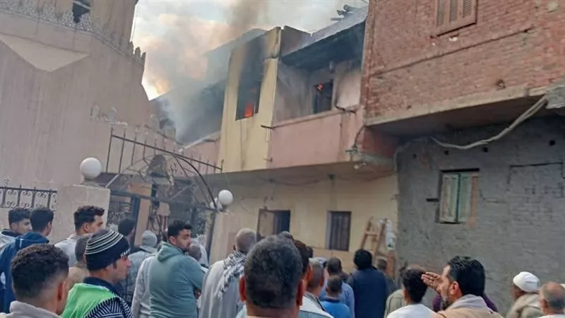 حريق ضخم في محل بويات بكفر البدماص بالدقهلية.. و3 مصابين بحالات اختناق