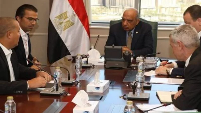 خطة حكومية للطاقة المتجددة.. 2500 ميجاوات في بنبان والمنيا والغردقة