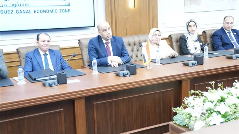 العمل والاقتصادية لقناة السويس يوقعان بروتوكول لتعزيز التعاون في مجالات التدريب والتأهيل