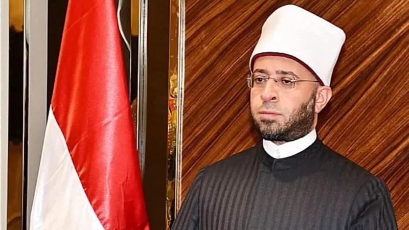 وزير الأوقاف يواسي رئيس الوزراء في رحيل والده.. ويشيد بمسيرته