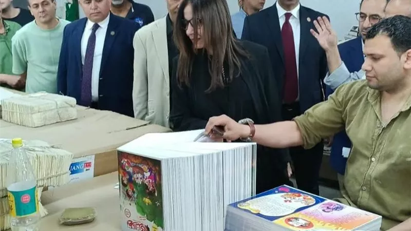 وزيرة الثقافة تجري زيارة مفاجئة لهيئة الكتاب بالتوازي مع أعمال لجان التفتيش