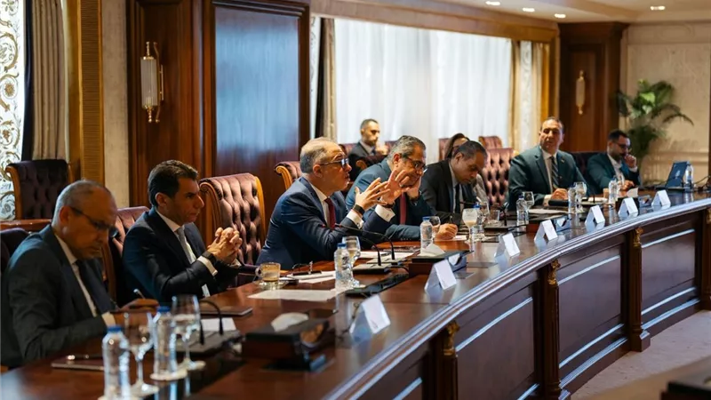 بحضور قيادات بارزة من القطاعين العام والخاص.. اللجنة التوجيهية لـ «سيتي سكيب 2026» تناقش جدول أعمال القمة