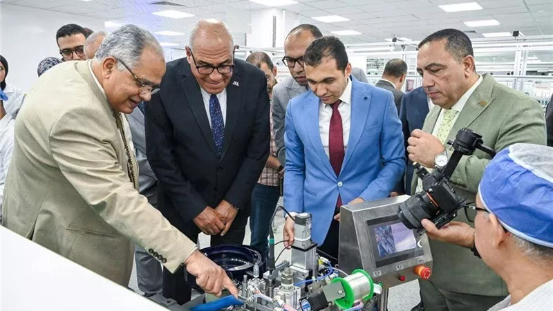 إنجاز صناعي مصري.. «زيروتك» تحصد اعتماد Apple العالمي (MFi)