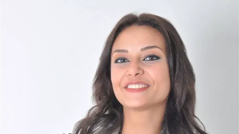 القبض على الفنانة هالة سرور وشقيقتها وابنتها بالشيخ زايد.. ما القصة؟