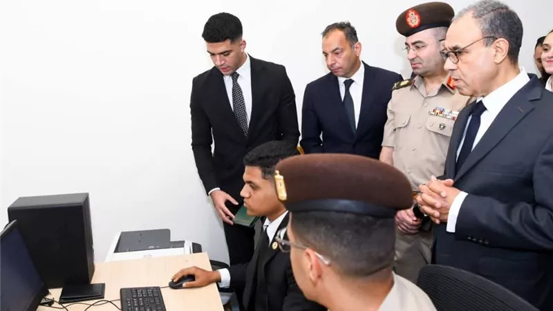 وزير الخارجية يفتتح غرفة حفظ الوثائق المؤمنة بمقر الوزارة