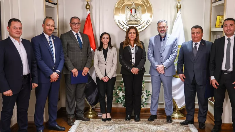 وزيرة التنمية المحلية تشهد توقيع عقود تشغيل وصيانة وتطوير 3 مجازر بالبحيرة