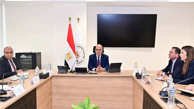 مصر وفرنسا تبحثان سبل تعزيز التعاون المشترك بين البلدين