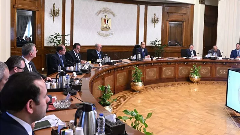  اللجنة المركزية لإدارة الأزمات: إيقاف العمل بقرار غلق المحال العامة والمراكز التجارية والمطاعم الساعة 11مساء