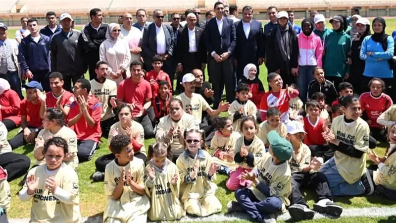 وزير الشباب ومحافظ شمال سيناء يتفقدان المنشآت والمشروعات التنموية داخل استاد العريش