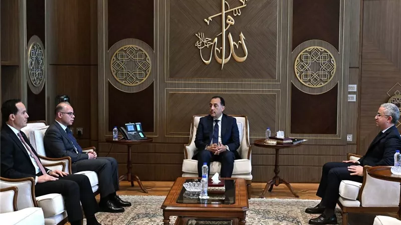 تعيين محمد عوض رئيساً تنفيذياً للهيئة العامة للاستثمار وإيمان منصور نائباً له