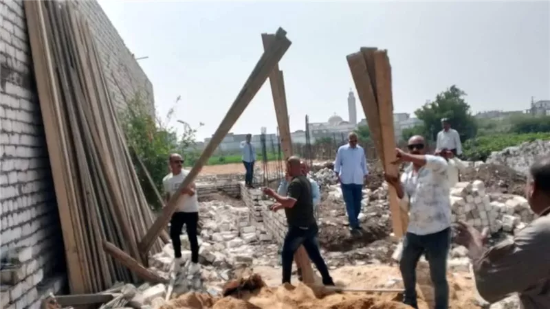 المنيا تتحرك بقوة.. حملات الإزالة تسفر عن اتخاذ 1670 إجراء ضد المخالفين
