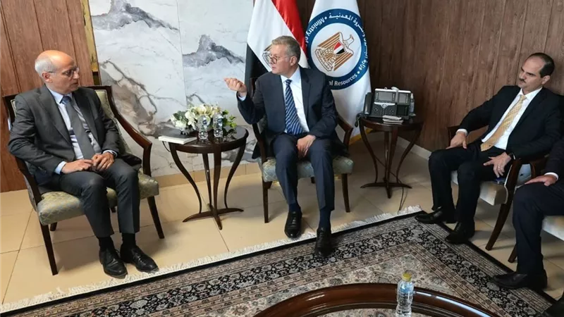 وزير البترول يبحث مع توتال إنرجيز عودتها للتوسع في استكشاف الغاز بمصر