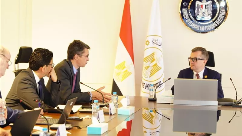 وزير التخطيط يبحث مع البنك الدولي خطة 2027 ويكشف مستهدفات نمو طموحة