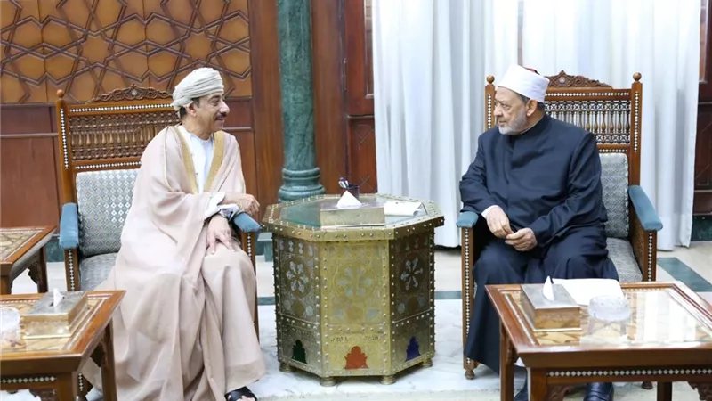 شيخ الأزهر وسفير عمان يبحثان تعزيز التعاون في تدريب الأئمة وتبادل الخبرات