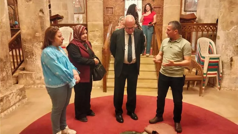 السفير السويدي يتفقد أبرز المزارات الأثرية بالمنيا ضمن جولة سياحية موسعة