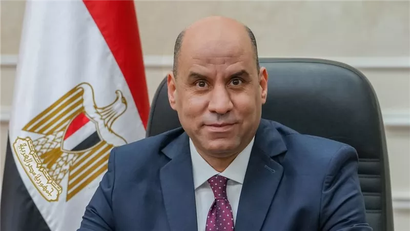 بشرى للمستثمرين.. وزارة العمل تُدشن وحدة مركزية لتسريع الإجراءات وحل الشكاوى
