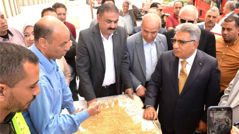 من صومعة ميت غمر.. محافظ الدقهلية يعلن جاهزية استقبال القمح