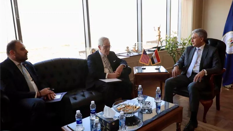 مصر والولايات المتحدة تتفقان على تعزيز الشراكة في قطاع السياحة والآثار