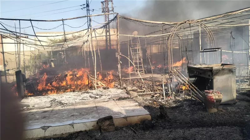 حريق هائل يحول كافيه شهير إلى رماد بدائري سمالوط في المنيا