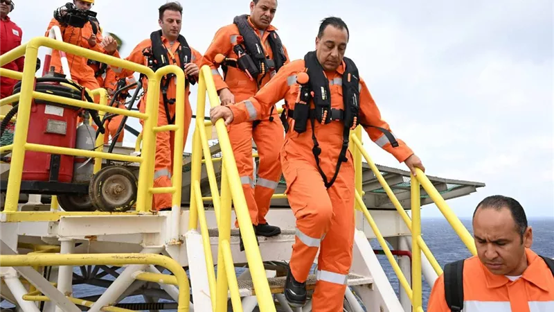 رئيس الوزراء يشهد نجاح الحفار البحري «القاهر-2» في تحقيق اكتشاف واعد للغاز الطبيعي