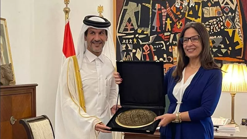 وزيرة الثقافة تستقبل سفير قطر بالقاهرة وتبحث سبل تعزيز التعاون الثقافي بين البلدين
