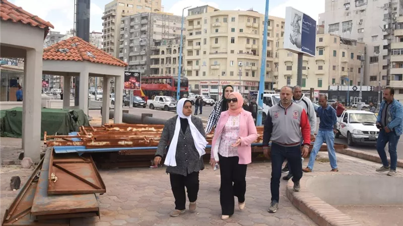 نائب محافظ الإسكندرية تجري جولة موسعة بحي وسط للارتقاء بالمظهر الحضاري