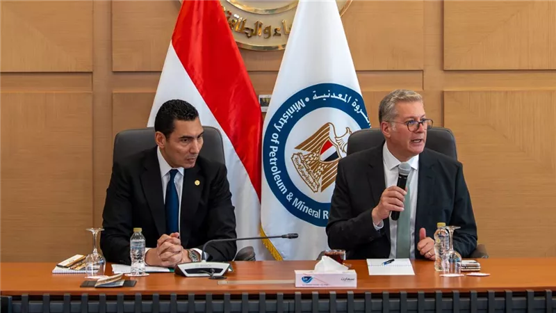 وزيرا البترول والرياضة يعقدان مائدة مستديرة لتمكين الشباب بقطاع الطاقة