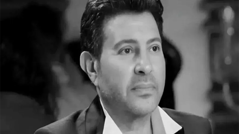 الوداع الأخير.. مصطفى كامل يعلن وصول جثمان الفنان هاني شاكر إلى القاهرة 