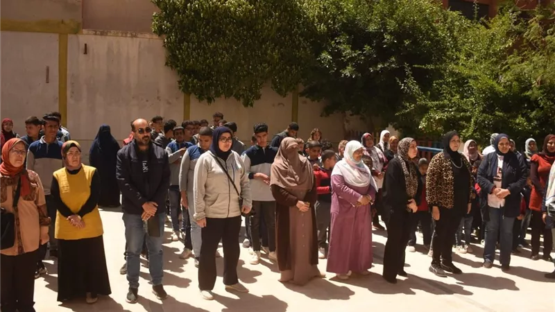 نائب محافظ الإسكندرية تشهد تنفيذ نموذج محاكاة لخطة إخلاء بمدرسة النور للمكفوفين 