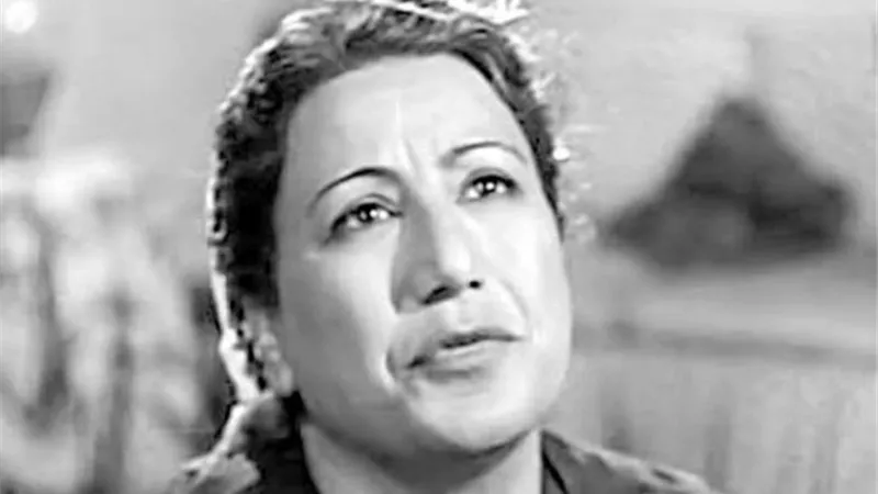 في ذكرى ميلاد فردوس محمد.. سيدة الأمومة التي لم تُنجب إلا في السينما 