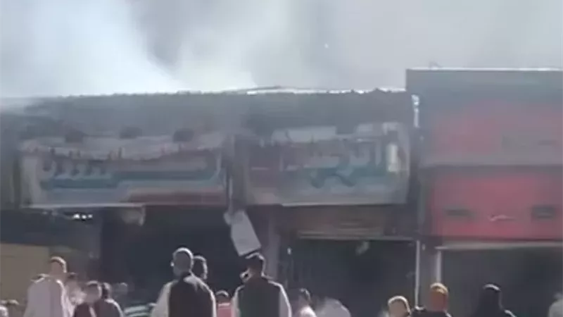 الحماية المدنية تسيطر على حريق محلات ملابس الزعبلاوي بميدان الجيزة