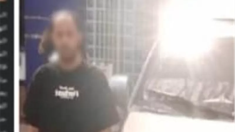 ضبط سائق ميكروباص طلب أجرة إضافية لنقل الحقائب ببني سويف