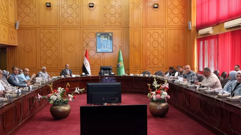 نائب محافظ الإسماعيلية يتابع الموقف التنفيذي لمنظومة التقنين 