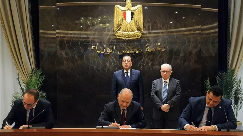 اتفاق تاريخي لمضاعفة إنتاج الألومنيوم المصري بالتعاون مع ترافيجورا العالمية