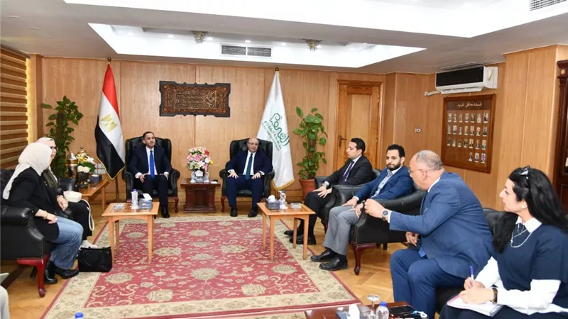 للارتقاء بالمنشآت الصحية.. محافظ الفيوم يستقبل نائب وزير الصحة 