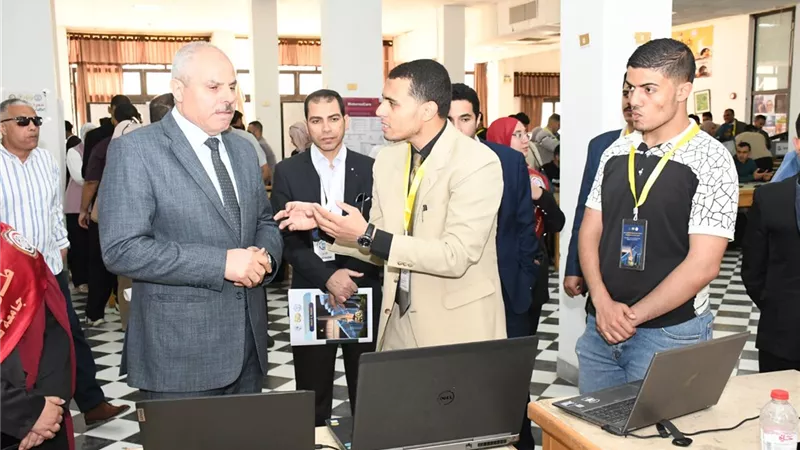 جامعة قناة السويس تستعرض 37 ابتكارًا لطلابها بمعرض الابتكارات 