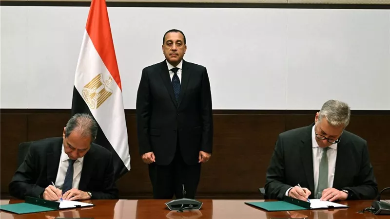 رئيس الوزراء يشهد توقيع اتفاقية لتأهيل شبكات الغاز اللبنانية بخبرات قطاع البترول المصري