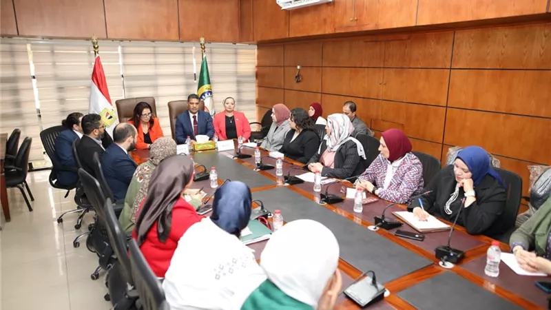 محافظ الدقهلية يستقبل ممثلة هيئة فولبرايت لبحث تعزيز برامج التبادل التعليمي وتنمية القدرات