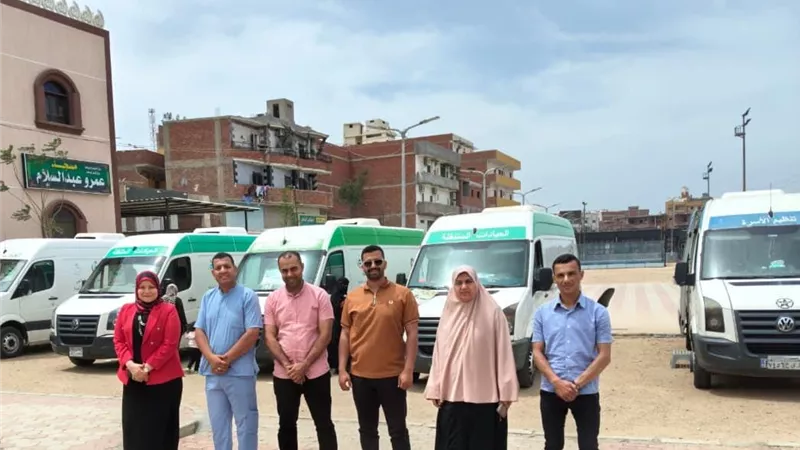 الكشف الطبي على 500 مريض ضمن قافلة طبية بمركز شباب أبوحماد بالشرقية 