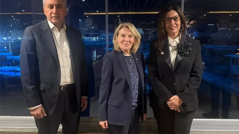 وزيرتا ثقافة مصر وفرنسا تبحثان دعم التبادل الفني والثقافي وتعزيز الشراكات في مجالات صون التراث