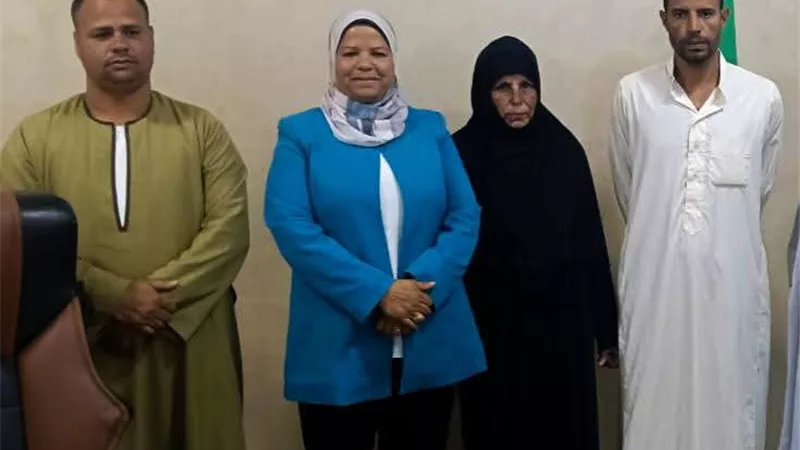 رئيسة مدينة بني مزار: وفرنا شقة بديلة لسيدة «تقبيل القدم» وأسرتها رفضت العرض