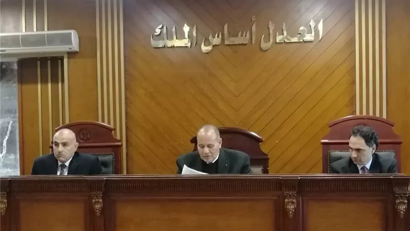 تأجيل محاكمة 7 متهمين بقتل مسن والشروع في قتل شقيقه بأبو حماد إلى يونيو
