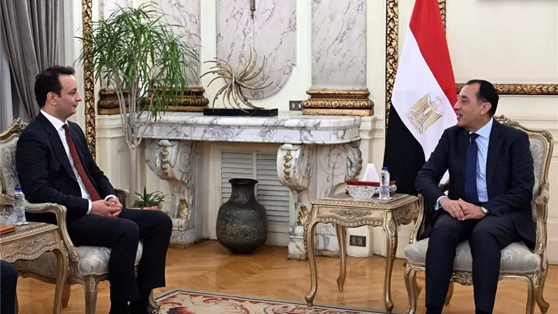 رئيس الوزراء يلتقى مدير عام صندوق التنمية وإعادة إعمار ليبيا