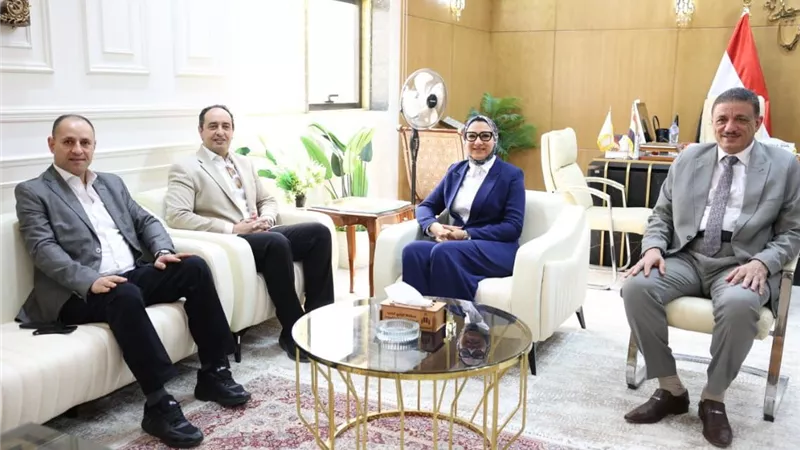 محافظ الوادي الجديد تبحث إنشاء فرع جديد لصندوق مكافحة الإدمان