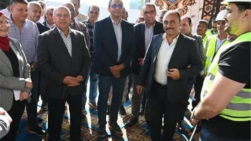 وزير النقل من قنا: الرئيس السيسي وجه بتقديم أفضل خدمة للمواطن (فيديو)
